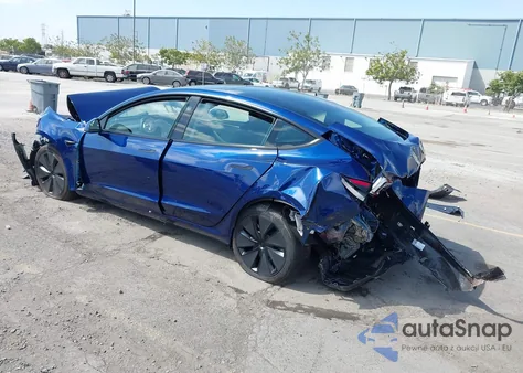 2025 Tesla Model 3 Long Range All-Wheel Drive z USA, uszkodzony, nr VIN 5YJ3E1EB9SF932149